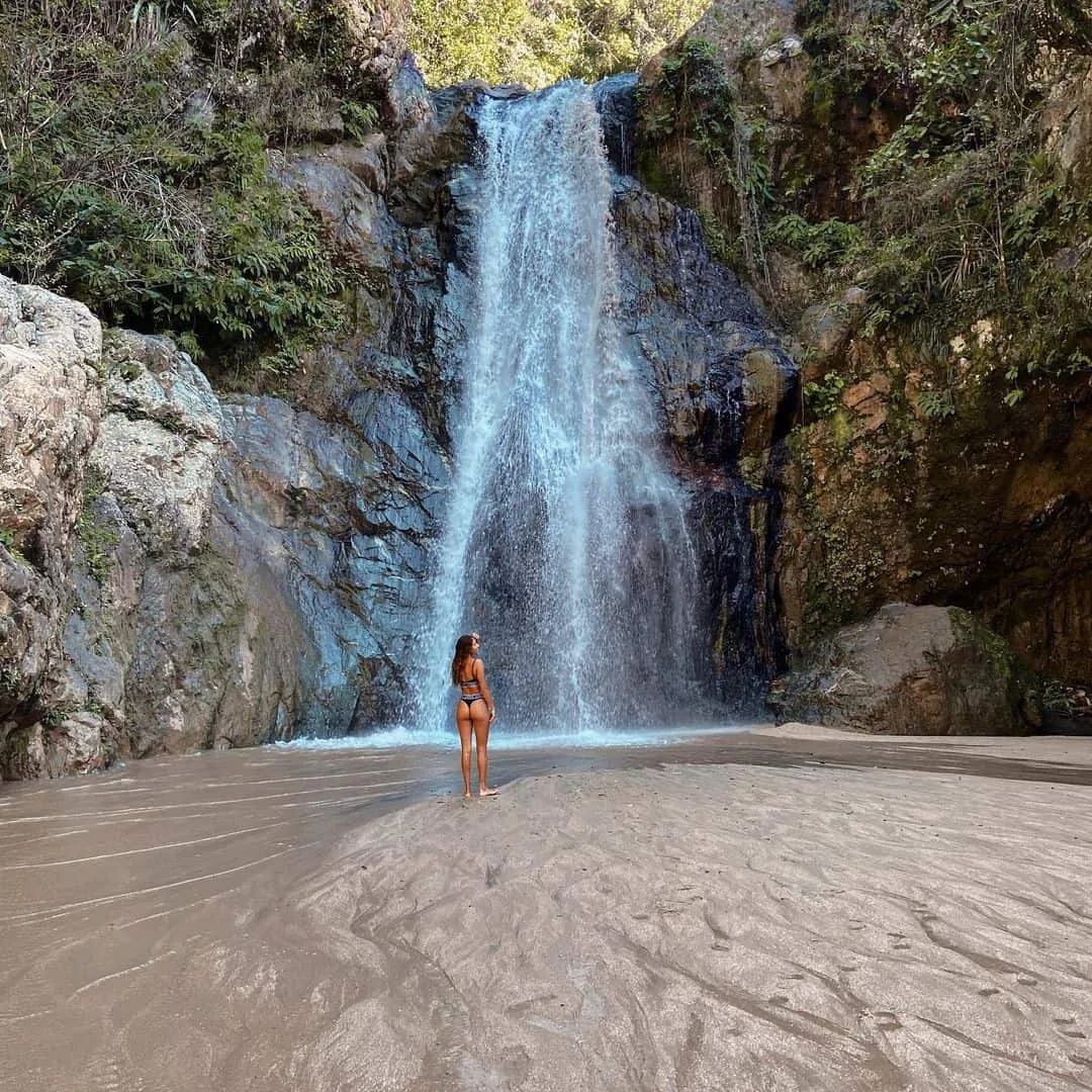 באגי Jarabacoa עם מפל Baiguate כפול
